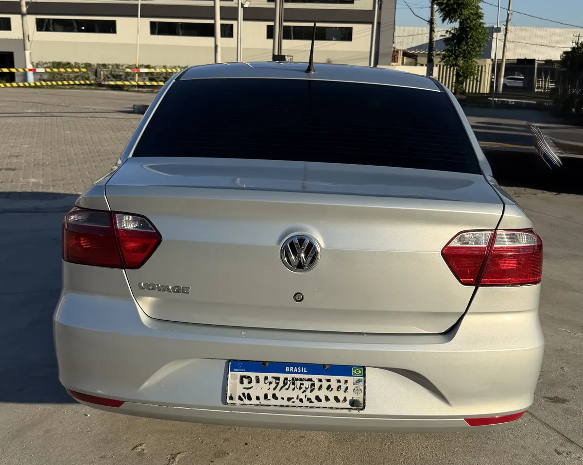 Volkswagen Voyage 2015 1.0 Comfortline Total Flex 4p — foto 4