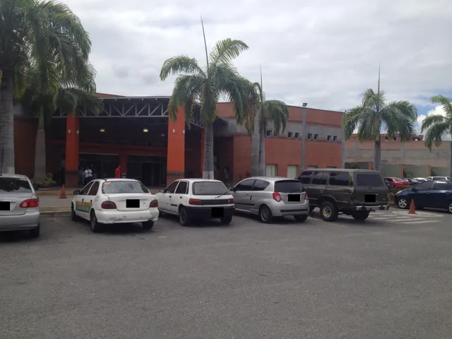 Venta Local C. C. Buenaventura 120 M2