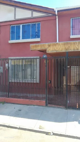 Amplia Casa En Puente Alto, 4 Dormitorios