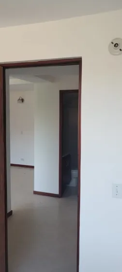 Lindo Apartamento Por El Rodeo. Código 10