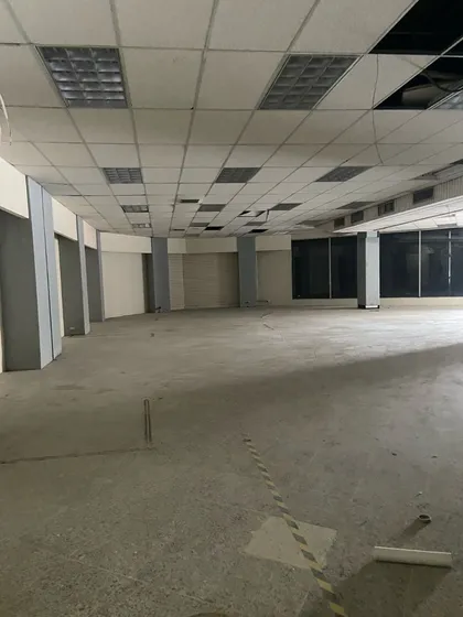 Alquiler De Local Comercial Ubicado En La Misma Avenida San Martin, Próximo A Sambil Adecuado Para Showroom O Tienda, Santo Domingo, Rep.dom