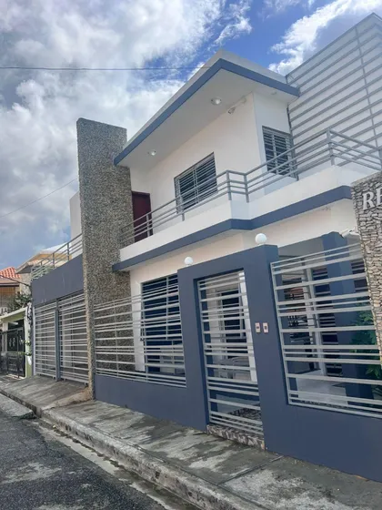 Alquilo Casa Amueblada Por Temporada