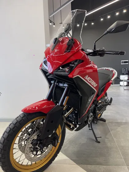Moto Morini Xcape 650 Roja  2024 + Accesorios