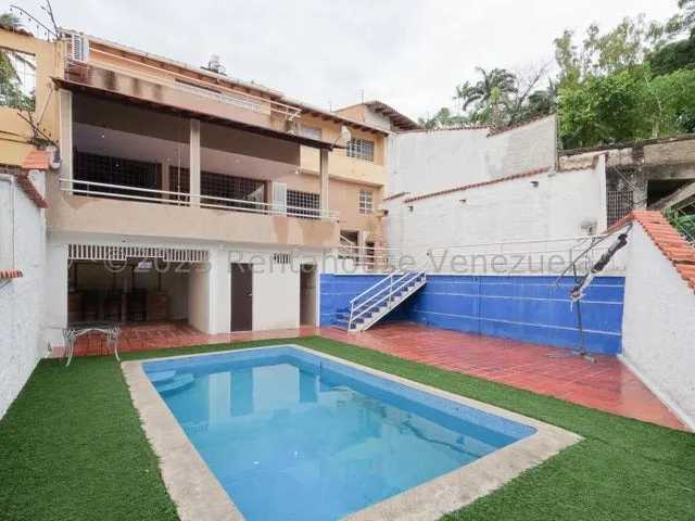 Casa En Venta Barquisimeto, Gisselle Lobo Vende Fabulosa Casa-quinta Ubicada En Exclusiva Urbanizacion De La Ciudad Con Bellas Areas Comunes Acabados De Primera Piscina Parrillera 2 5 4 2 1 2         