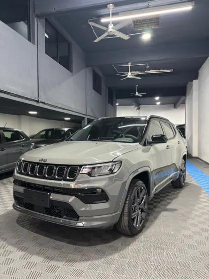 Jeep Compass 1.3 T270 Serie-s 4x2 At6
