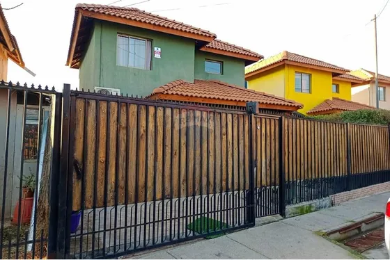 Casa Solida Aislada En Sector Oriente