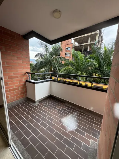 Apartamento A La Venta En Laureles 80m2 650 Millones