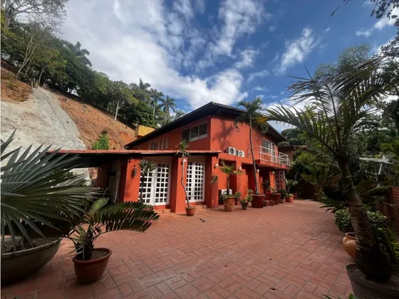 Venta Casa Lomas De Chuao 4h+s/5b+s/3pe