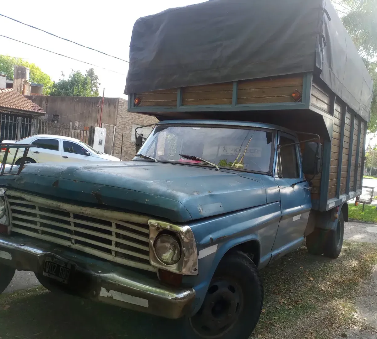 Ford 350 Perkins 6 Cilindros