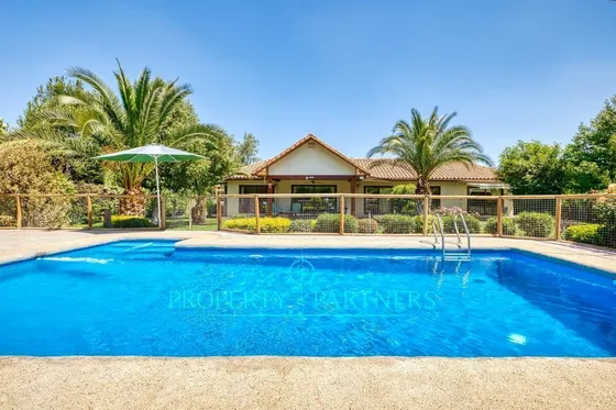 Las Brisas Norte, Casa  Chilena En Condominio Camp...