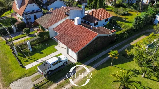 Venta Casa + Departamento - Zona Norte Con Cochera Y Gas Natural!! 