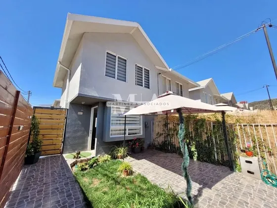 ¡venta En Puente Alto! Casa Esquina En Condominio | 3d | 1b