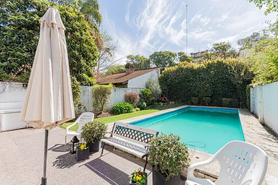 Hermosa Casa Con Parque Y Piscina En Devoto