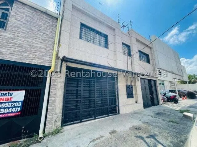 María Valera Alquila Excelente Local Comercial En Zona Centro Este De Barquisimeto, Aire Acondicionado, Santamaría Con Seguridad, Piso De Cerámica, Recién Remodelado, Listo Para Estrenar.