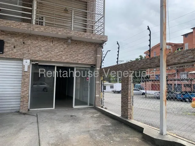María Valera Tiene Cómodo Local En Alquiler En Céntrica Ubicación En Cabudare, A Pie De Calle, Alto Tráfico Vehicular Y Peatonal, Puertas Panorámicas, 