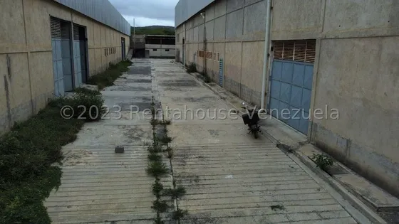 Elim Ojeda Vende Complejo Industrial De 9 Galpones De 600, Metros Cuadrados Cada Uno Aproximadamente, Ubicados En La Zona Industrial 2 Barquisimeto,lara