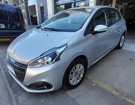 Peugeot 208 1.6 Allure