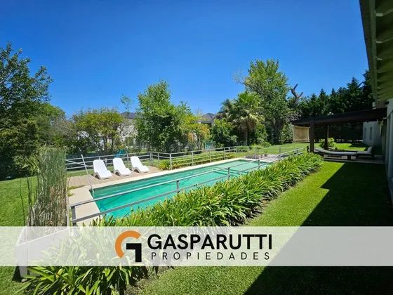 Casa En Venta En Septiembre Con Pileta! 6 Ambientes