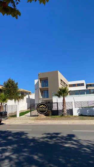 Hermosa Casa En Avenida Blanca Estela Concón