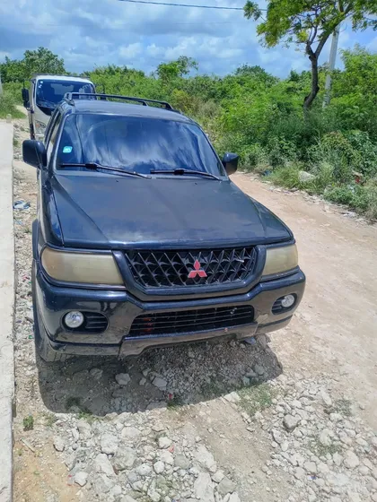 Mitsubishi Montero Americana