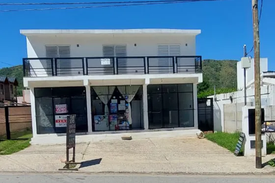 3 Departamentos Con 3 Locales Comerciales En Carlos Paz