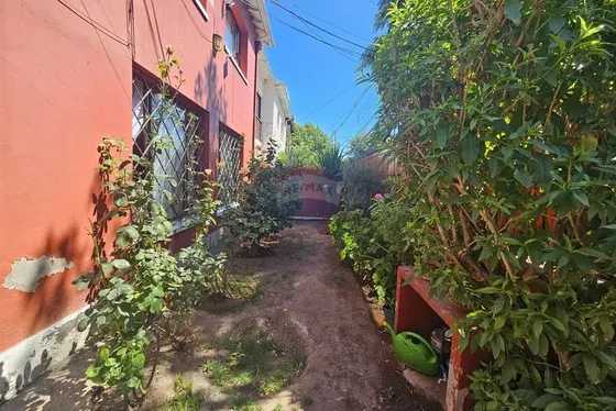 Casa Ideal En La Reina: 4d/2b, Amplio Jardín
