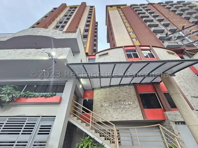 Amplio De 114mts2 Apartamento En Venta En Zona Centro En Edif. De Nueva Data 24-5632 Holder