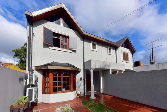 Venta Ph, Santos Tesei, 3 Ambientes Con Parrilla