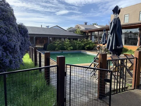 Casa En Venta De 5 Dorm. En Valdivia