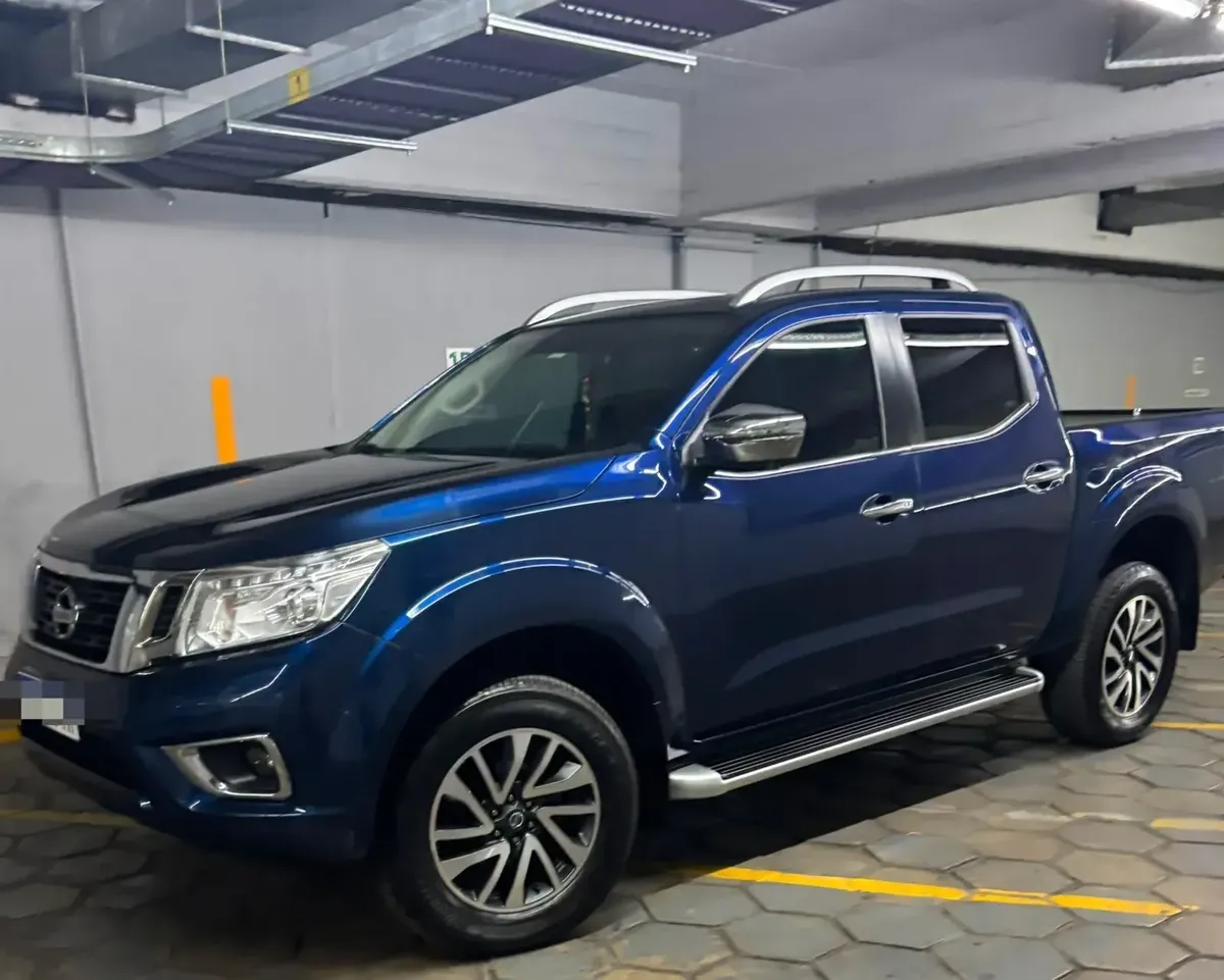 Nissan Frontier 2.3 LE CD 4x4 AT