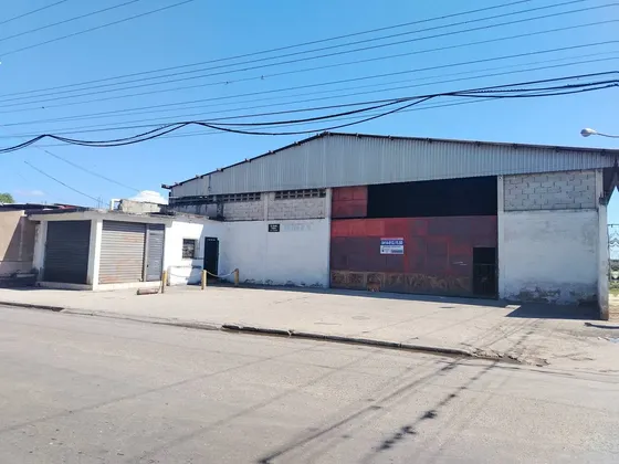 Yr En Venta Galpón Industrial En Los Guayos Sector El Roble