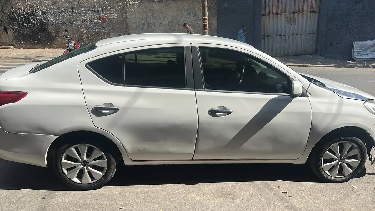Nissan Versa 2014 1.6 16v Sl Flex 4p — foto 2
