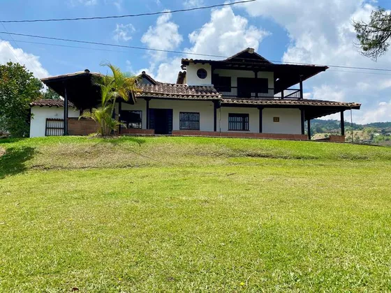 Finca En Venta Ubicada En El Carmen De Viboral Sector Vereda Betania (24863).