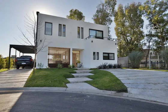 Casa #300-400 - Pilar Del Este - Santa Lucia - 210m2 #id 17948
