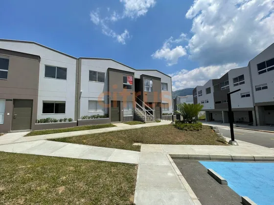 Casas En Venta Girardota 643-6523446