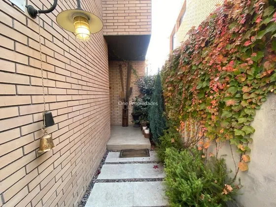 Casa En Venta De 4 Dorm. En Las Condes