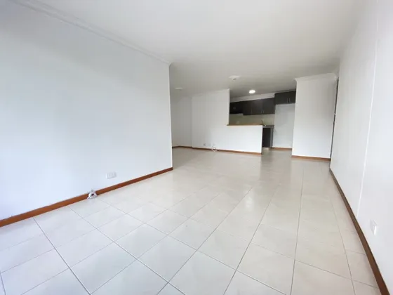  Apartamento En Arriendo Ubicado En El Poblado Sector Patio Bonito (27508).