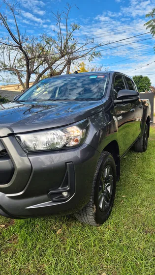 Toyota Hilux Pick-up 2.8 Cd Sr 204cv 4x4