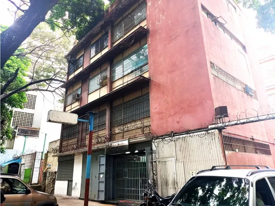 Edificio Comercial/resid.810m2 3 Pisos11 Aptos./2 Locales/15 Pe (af)