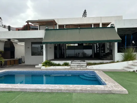 Casa Amplia, Con Piscina Con Vista Al Mar, Rebajado