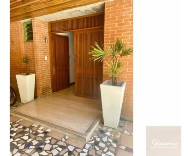 Se Vende Casa 400m2 4h+2s/5b/5p Cerro Verde