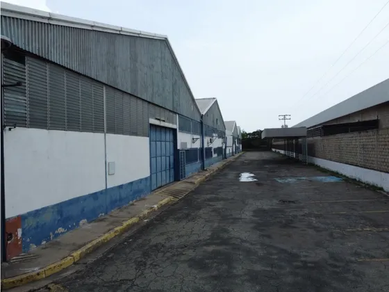 Conjunto De Galpones Industriales San Vicente Maracay