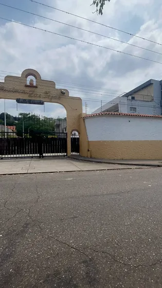 Marco Vende Parcela En La Av Libertador Conj Resid Las Tejas