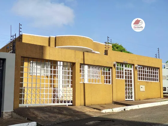 Alquiler De Amplia Casa En  Villa Granada