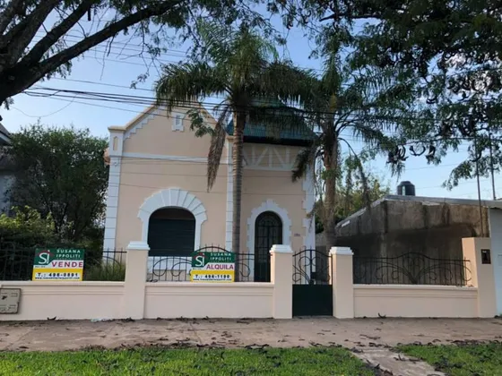 Casa En Venta 3 Dormitorios En Zona Céntrica De Roldan