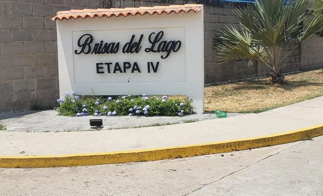 Johana Lázaro Vende Casa En Brisas Del Lago Etapa Iv 