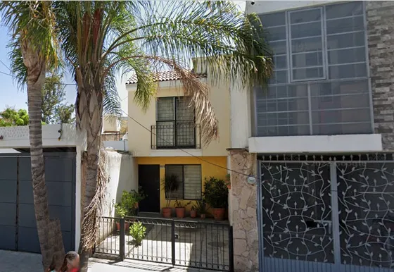Casa En Venta En Guadalajara, Bd16