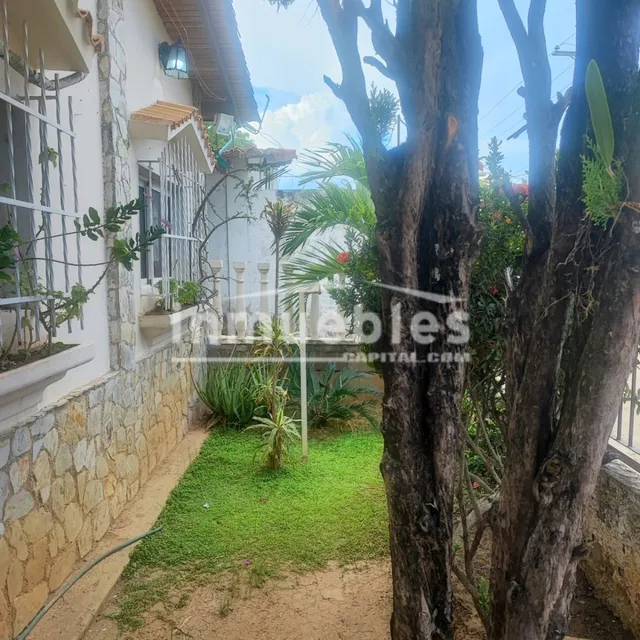 Casa En Venta En Los Caracas, Tuy  Santa Lucía | 200 M² Con Piscina Y Anexo Independiente