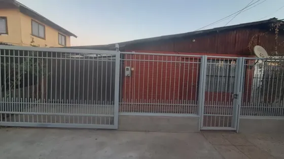 Se Arrienda Casa En Pje. Roble Del Maule En Puente Alto