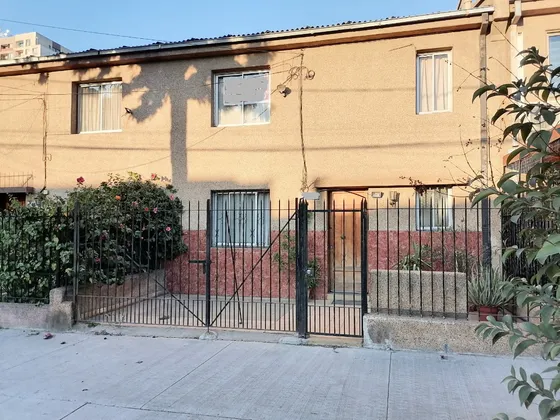 Cómoda Casa A Dos Cuadras Del Metro Plaza Chacabuco